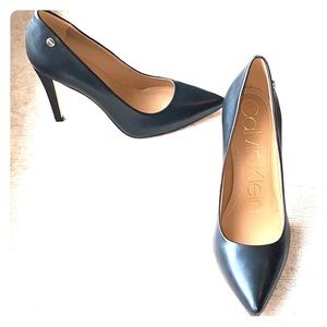Calvin Klein Women’s Brady Pump Sz 6.5 Black